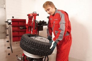 Aika vaihtaa renkaat! Varaa renkaiden vaihtoaika ennakkoon täältä https://www.toyotaitakeskus.fi/huolto/rengaspalvelut/renkaanva...
