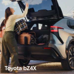 Oletko jo tutustunut uudistuneeseen, nyt ennakkomyynnissä olevaan Toyota bZ4X -sähköautoon?