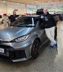 Sähäkkä Toyota GR Yaris luovutettiin Itiksestä uuteen kotiin