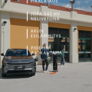 UUSI TOYOTA BZ4X - Nopeampi lataus, enemmän tehoa, pidempi toimintamatka