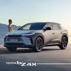 Metroauton 100-vuotisjuhlan syntymäpäivätarjouksena TOYOTA bZ4X Style Edition ja Style Edition AWD -malleihin JUHLAETU JOPA 8 15...