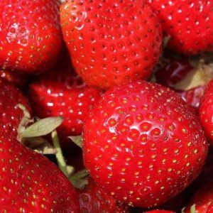 Ihana keskikesän juhlamme vaikuttaa aukioloihimme seuraavasti: