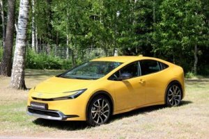 Kattavaa autojen sähköistymistä | Toyota Way