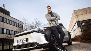 Oletko joskus miettinyt mikä saa ihmiset hurahtamaan sähköautoiluun?