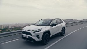 RAV4 Plug-in Hybrid huippuluokan ominaisuuksilla