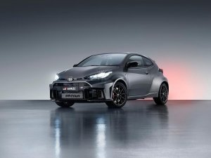 Kevään kuumin uutuus Toyota GR Yaris on nyt ennakkomyynnissä! Auton sydän on 1,6-litrainen, pakokaasuahdettu kolmisylin...